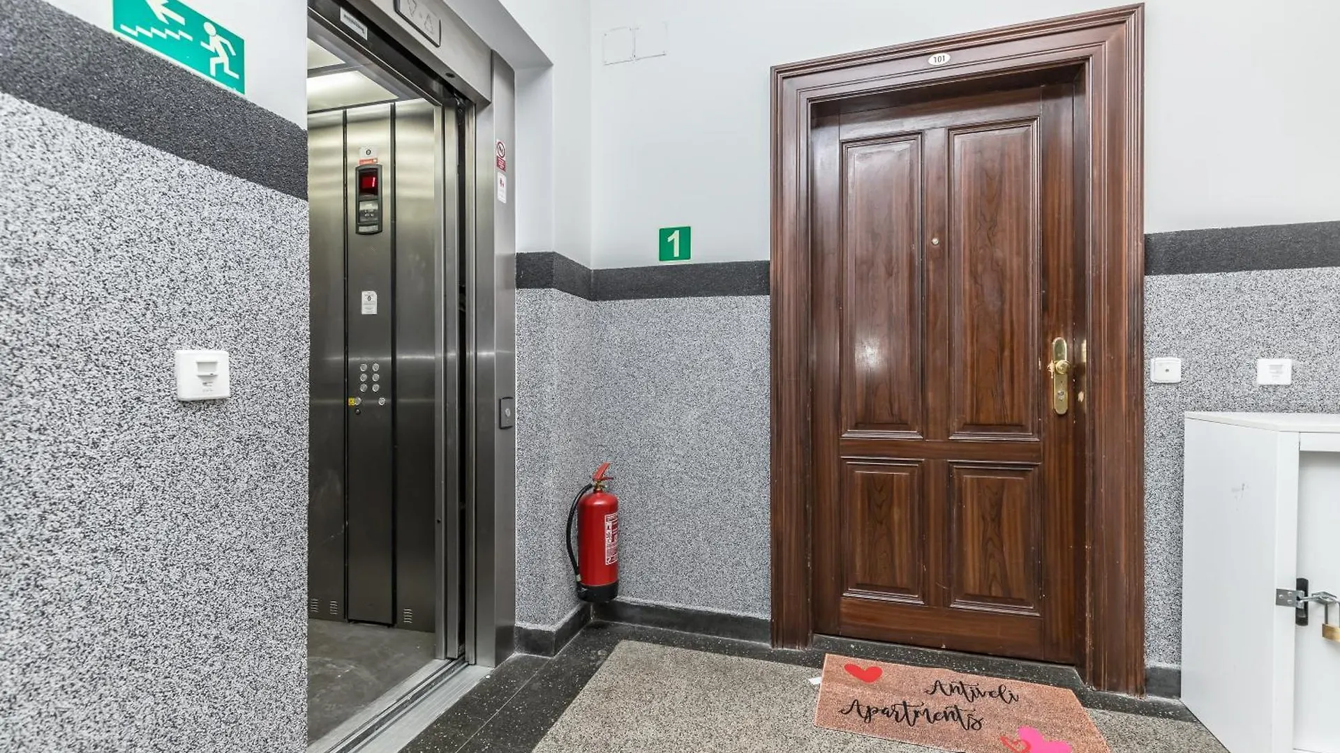 Selin Apartments Прага Чехия